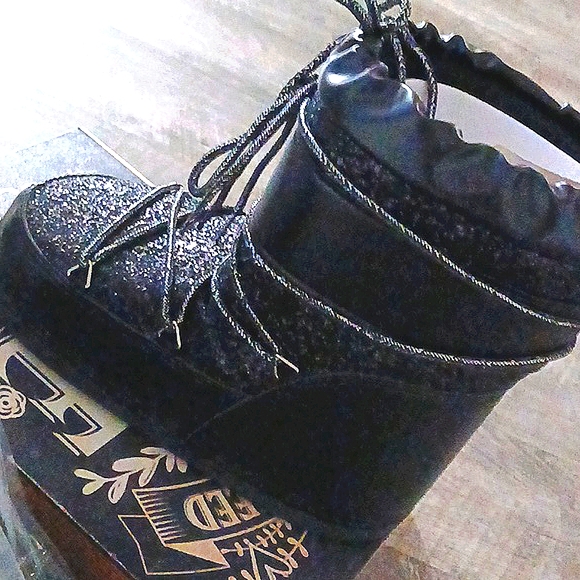 NWT 🌙 black midnight glitter moon boots size 8 - Picture 12 of 17
